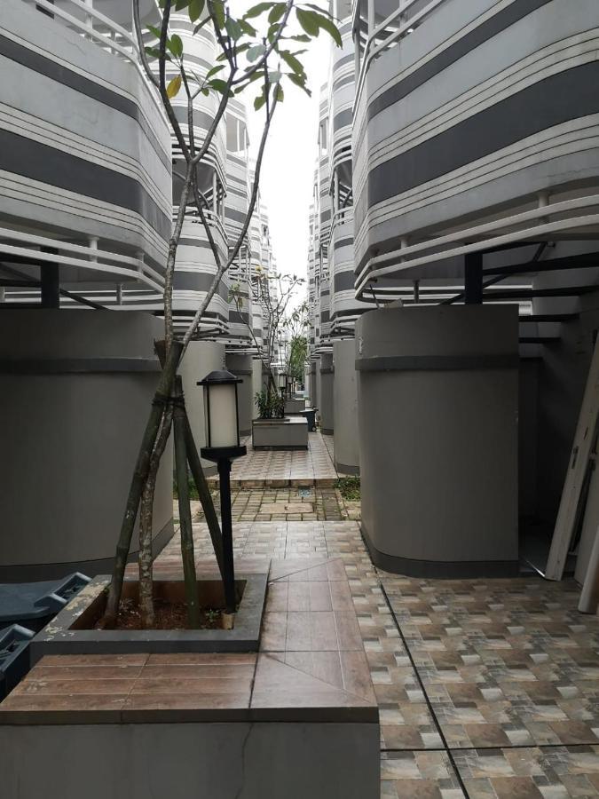 Готель Anarta House H11/10 Tegal  Екстер'єр фото